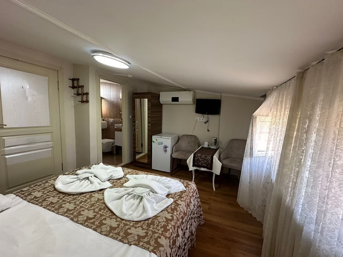 Deluxe Room 16