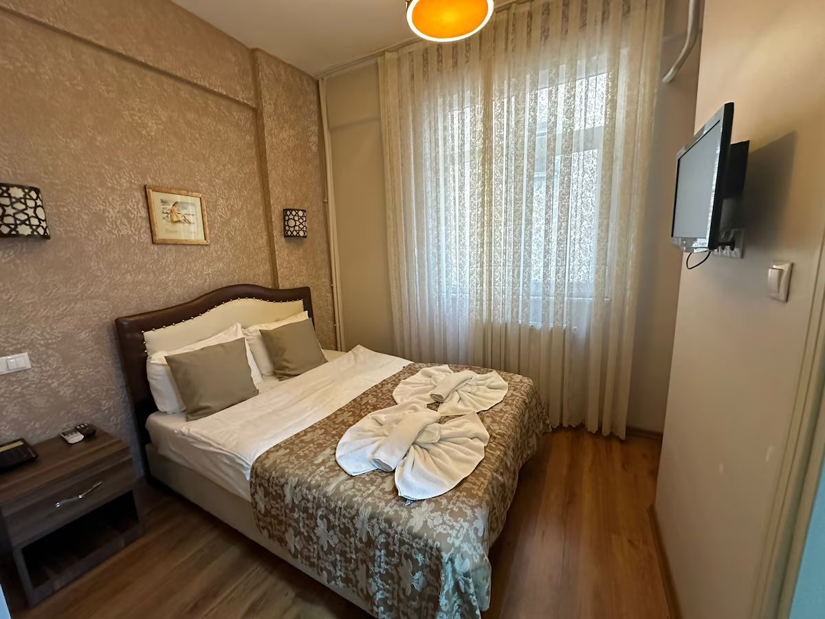 Economy Room